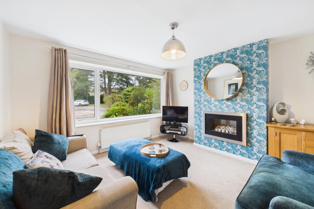 CAM03162G0-PR0244-STILL002