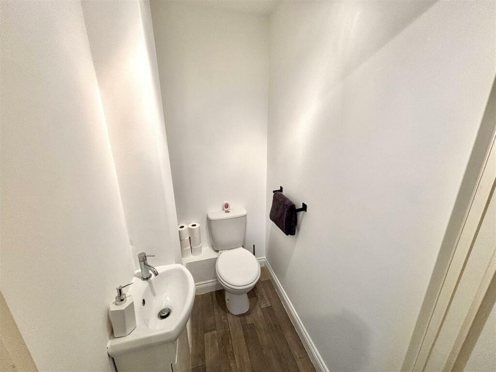 Cloakroom/WC