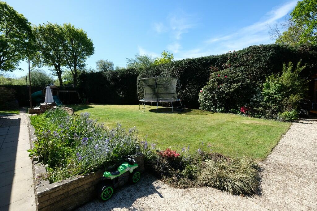 GARDEN 