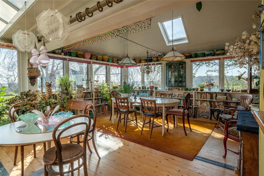 Garden/Family/Dining