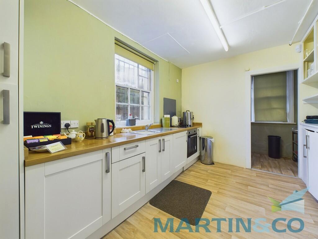 CAM01870G0-PR0155...