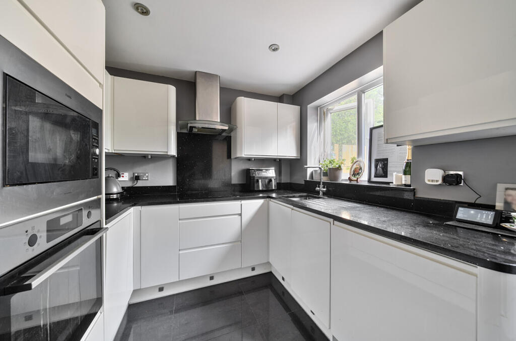 1309665-2-685127a...