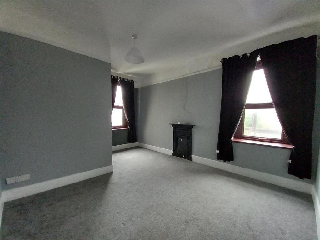 78 Clovelly Dining.jpg