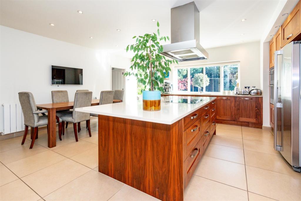 Breakfast Kitchen Aspect 2