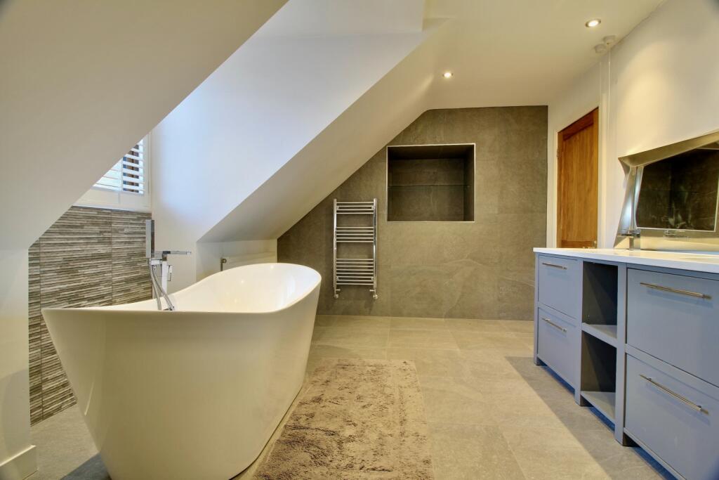 Family Bathroom - reverse view