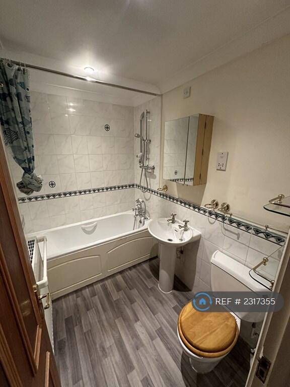 Room 6 Ensuite
