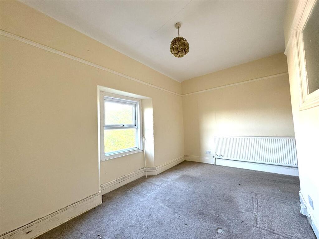 5 Hibernia Mansions bedroom 1.jpg