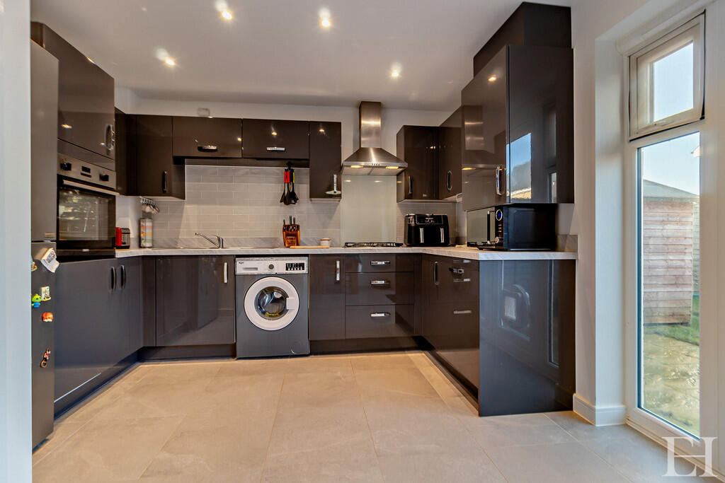 8633781-interior0...