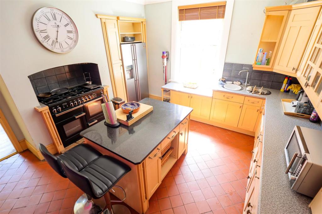 KITCHEN.jpg