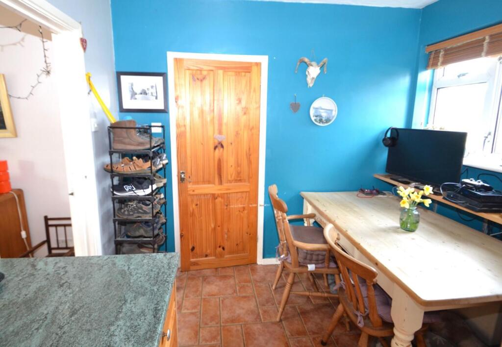 breakfast area.JPG