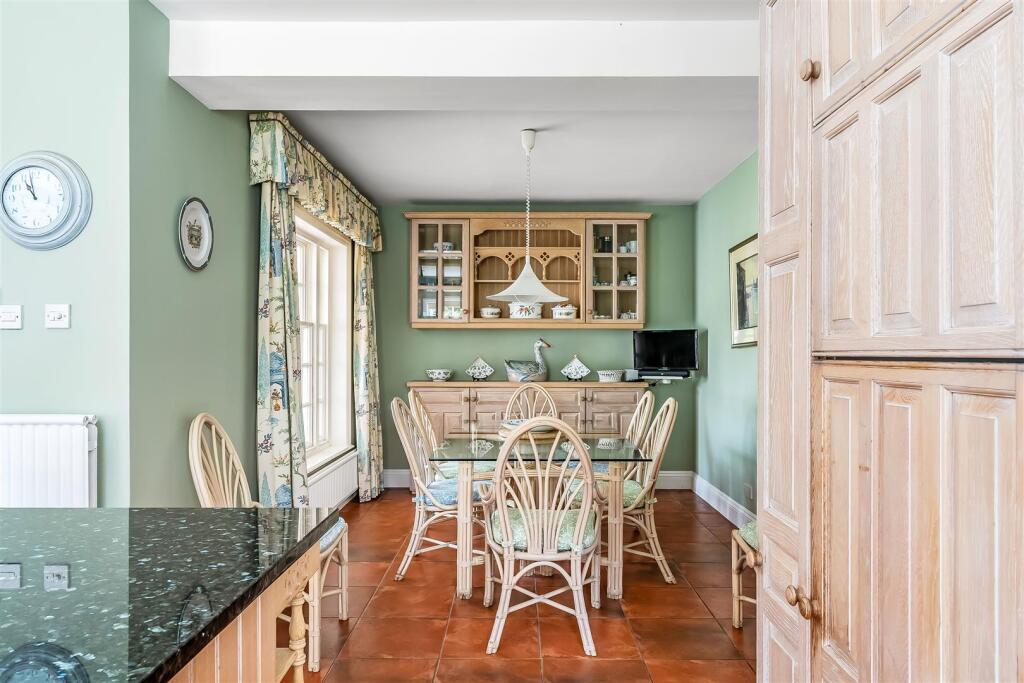 Kitchen/Breakfast Room