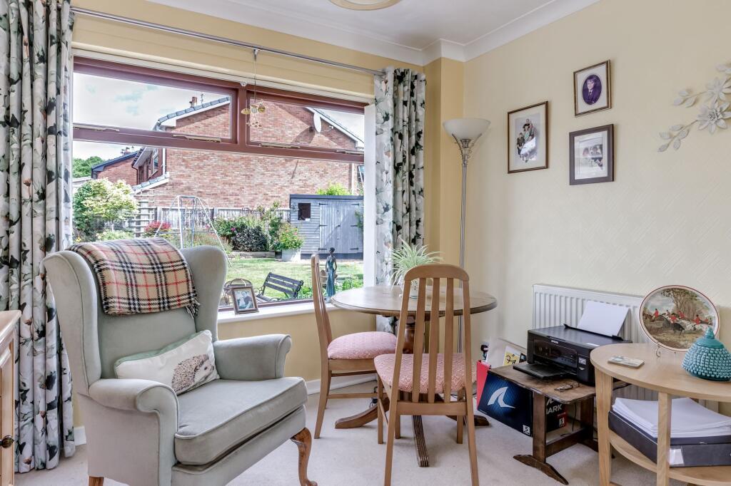 Sitting/Dining room