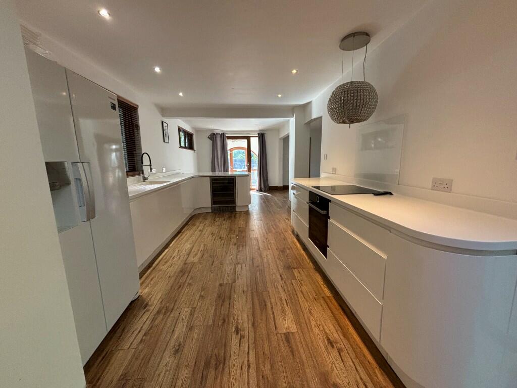 Contemporary Kitchen