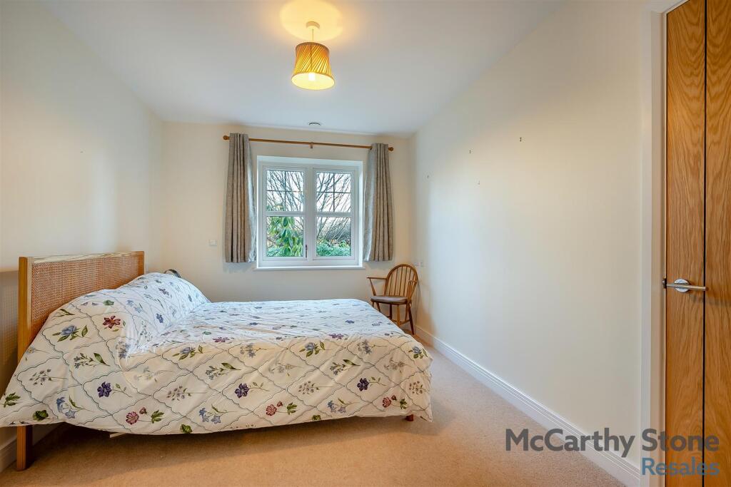 8633915-interior19.jpg