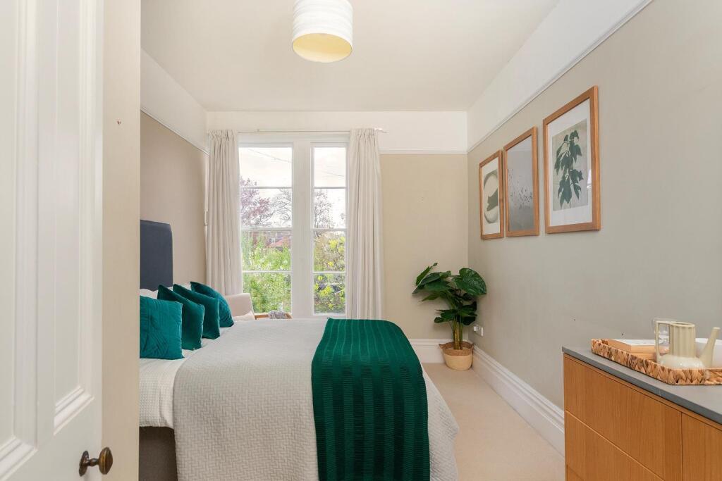 H1F2F0RRRD - Bedroom C.jpg