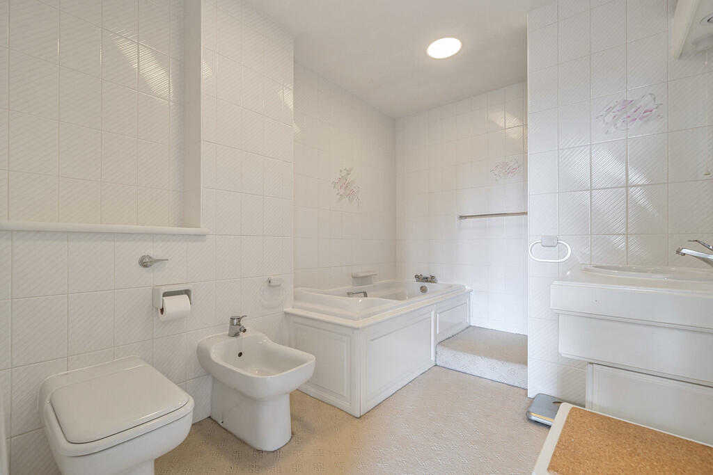 En Suite for Bedr...