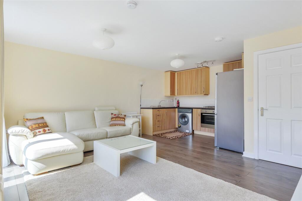 Sitting/Kitchen