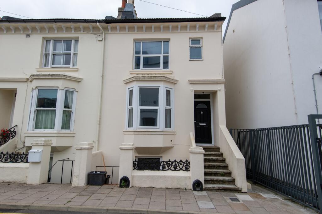 10 London Terrace FoH