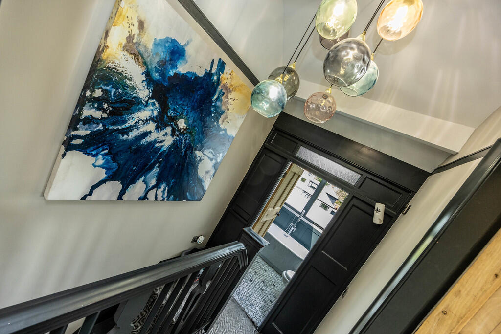 33WHLHudds-040625...