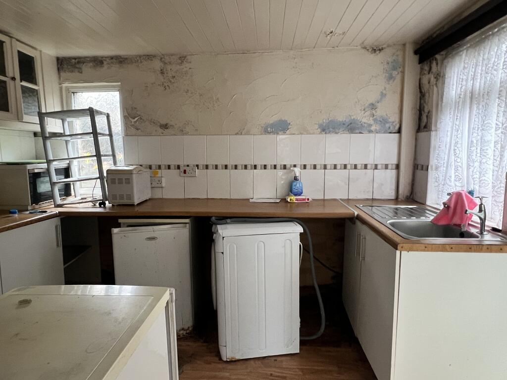 Kitchen / Breakfast Room