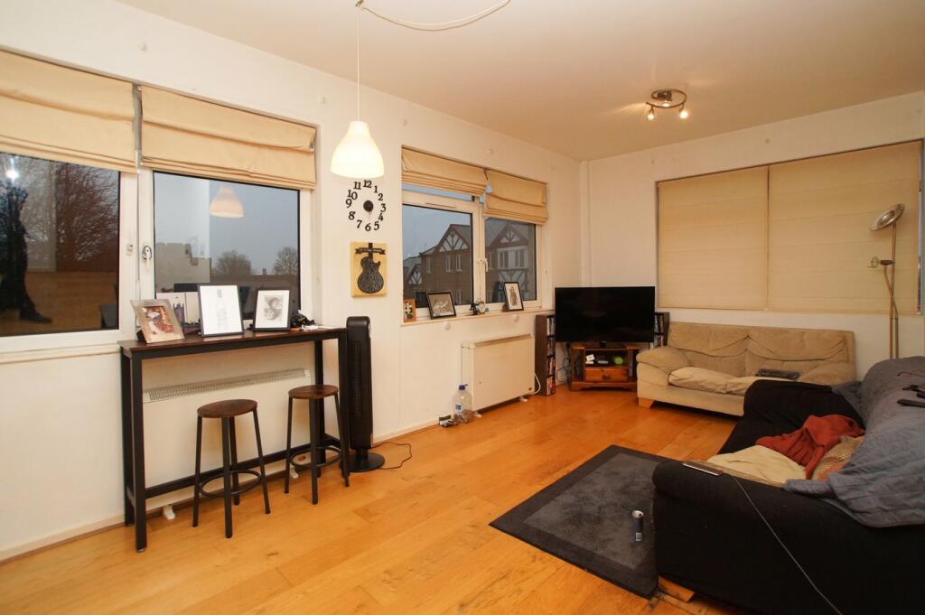 Open Plan Living/Dining/Kitchen