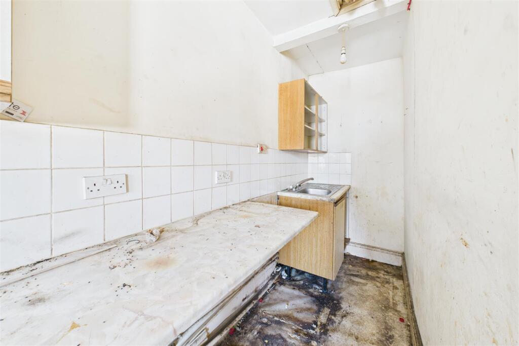 TFF, 36 Seymour Road, Easton, Bristol BS5 0UN | Le