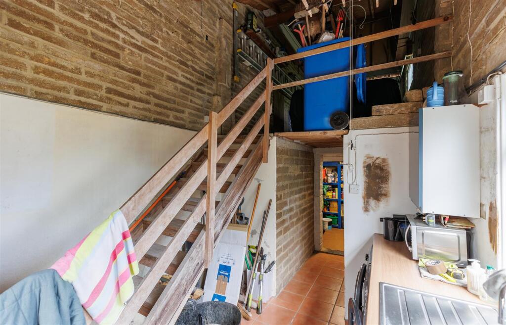 Garage/Utility/Store