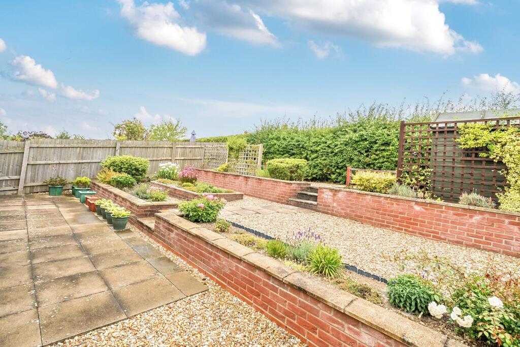 2nd view REAR GARDEN.jpg