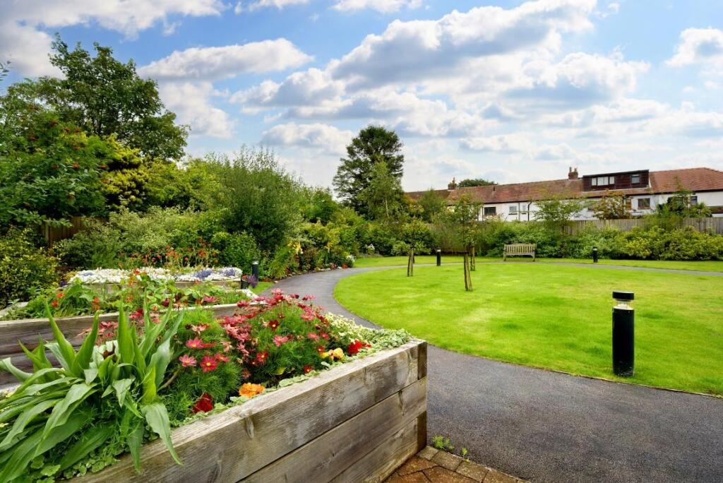 8563642-exterior06 (Medium).JPG