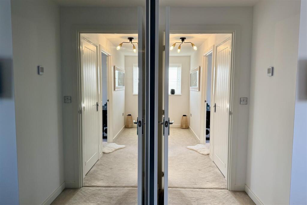 Principal bedroom