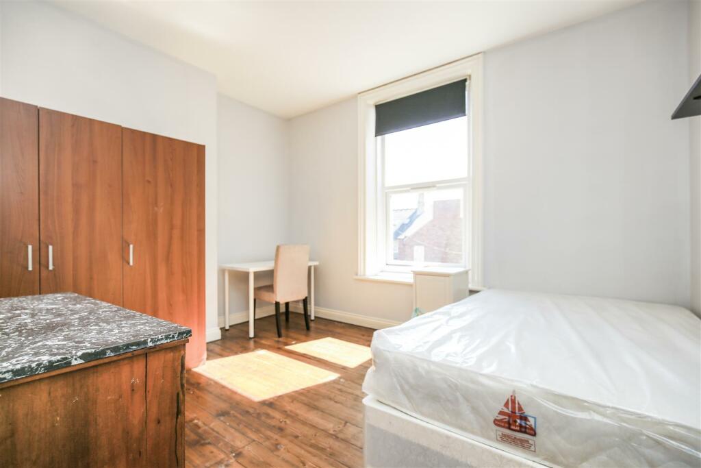 BM00374-S-18 DEVONSHIRE PLACE (15).jpg