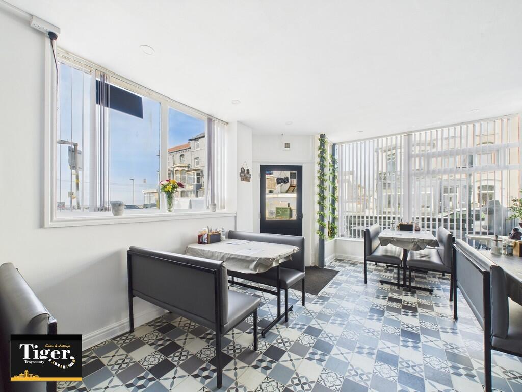 CAM02176G0-PR0498...