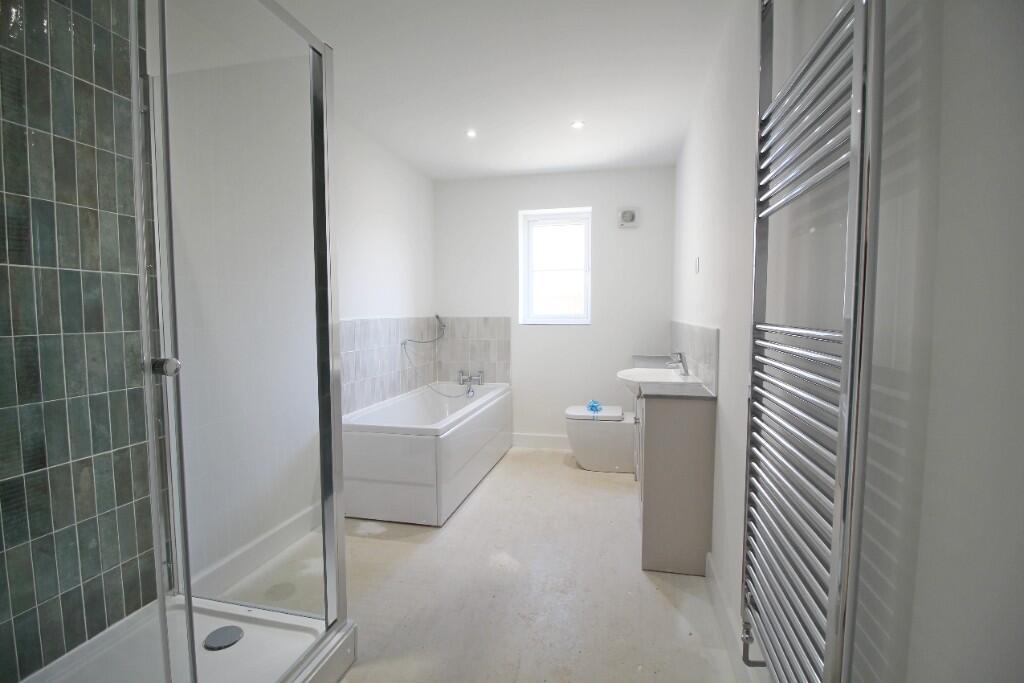 Plot 37 Bathroom