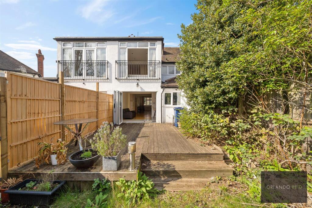 3 Tudor Gardens W3 0DT-3.jpg