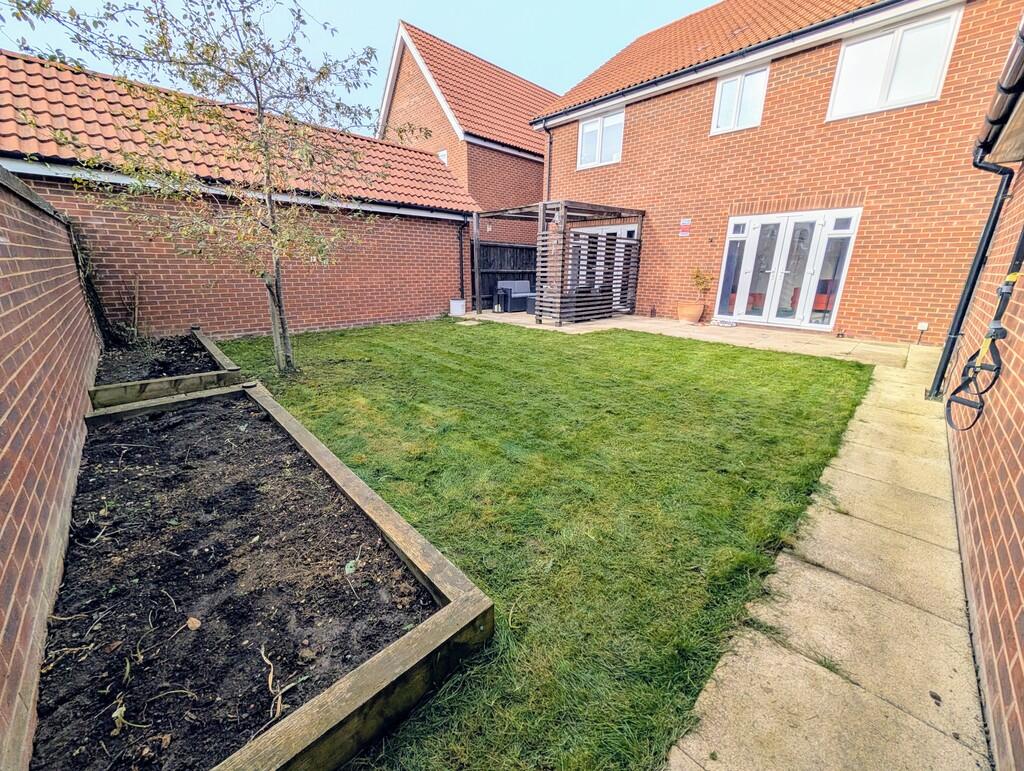 PXL_20251030_1339...