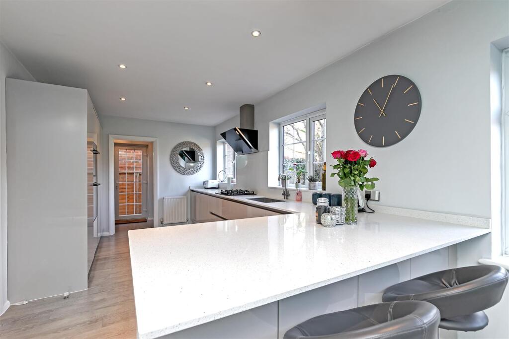 15BlackthornClose-22.jpg