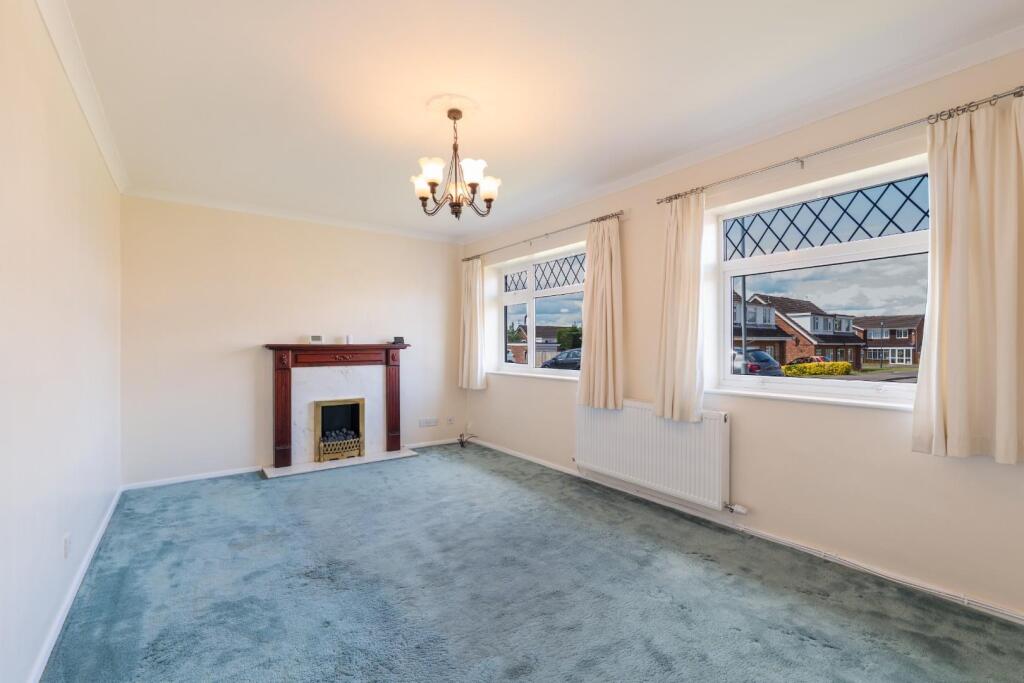 6, severn close lounge-1.jpg