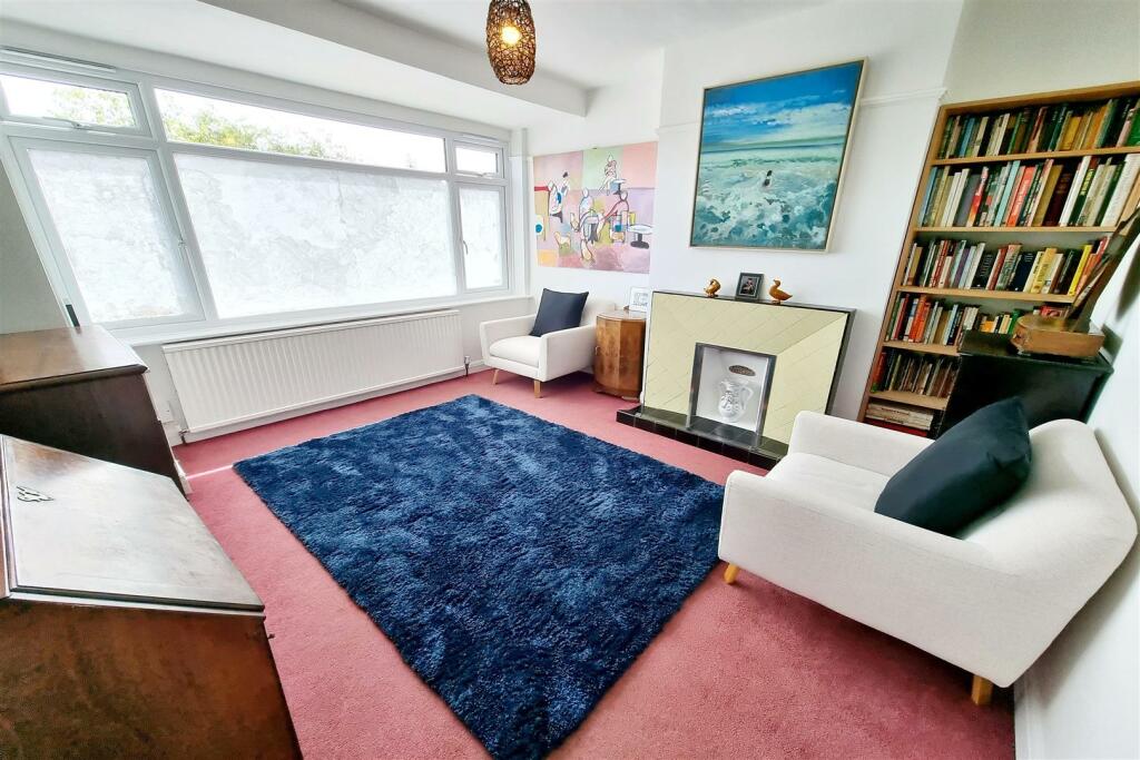 FRONT RECEPTION ROOM: