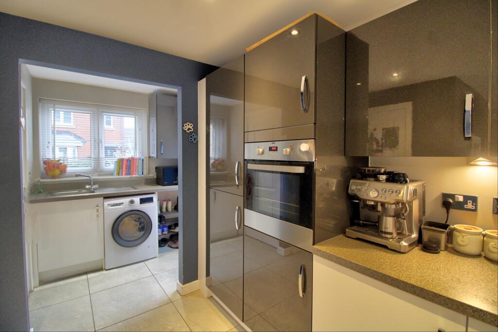 B1E5839E-8F8E-426E-AE7F-715C72766CA6