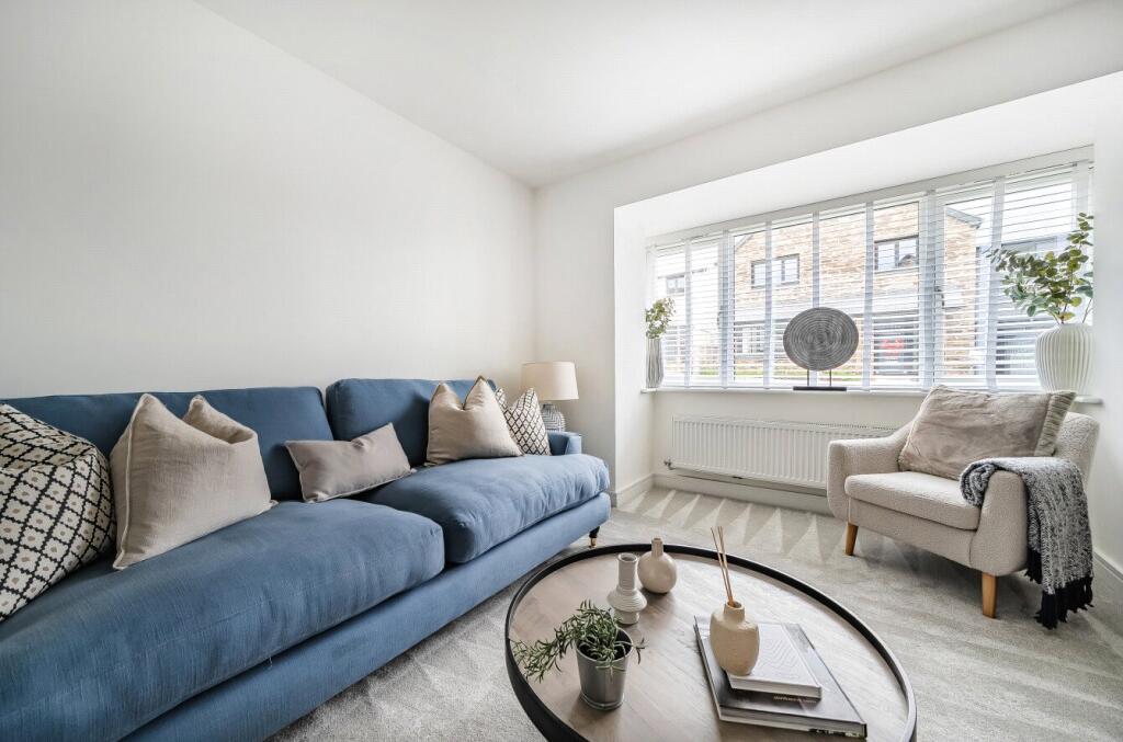 1320772-3-686bc3f...