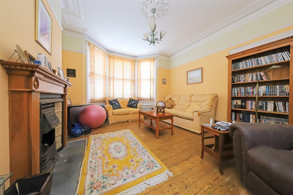 nicholas james addison rd livingroom.jpg