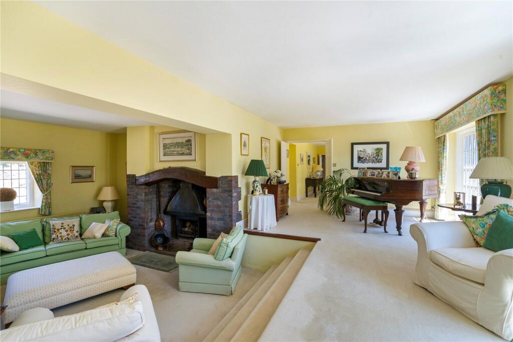 Sitting/Music Room
