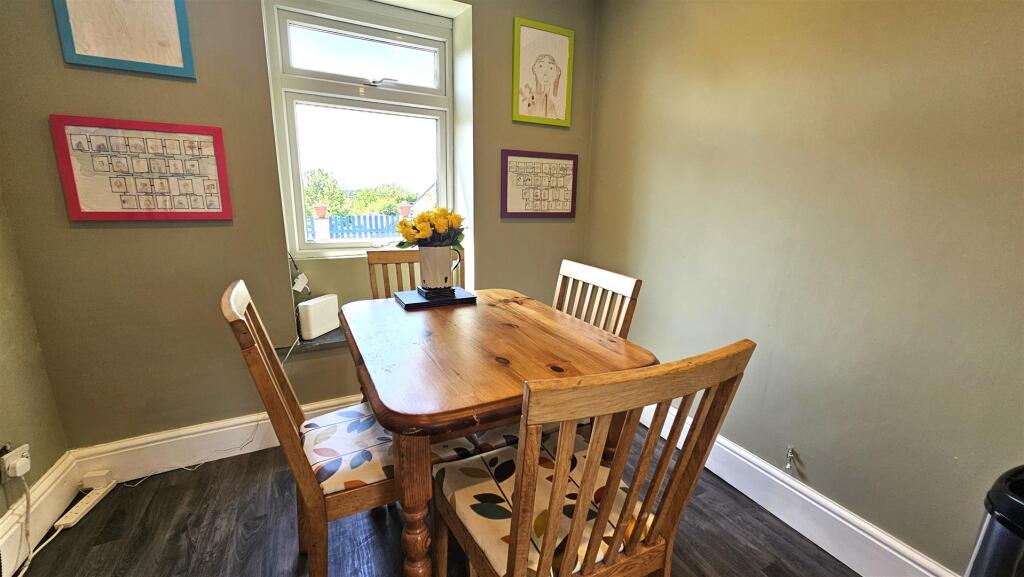 Breakfast Room.jpg