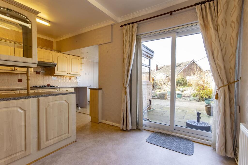 'L' Shaped Kitchen/Diner
