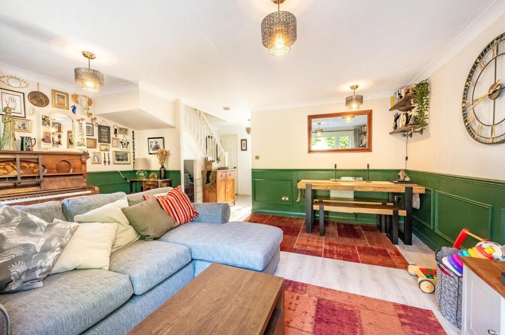 Lounge/Dining Room
