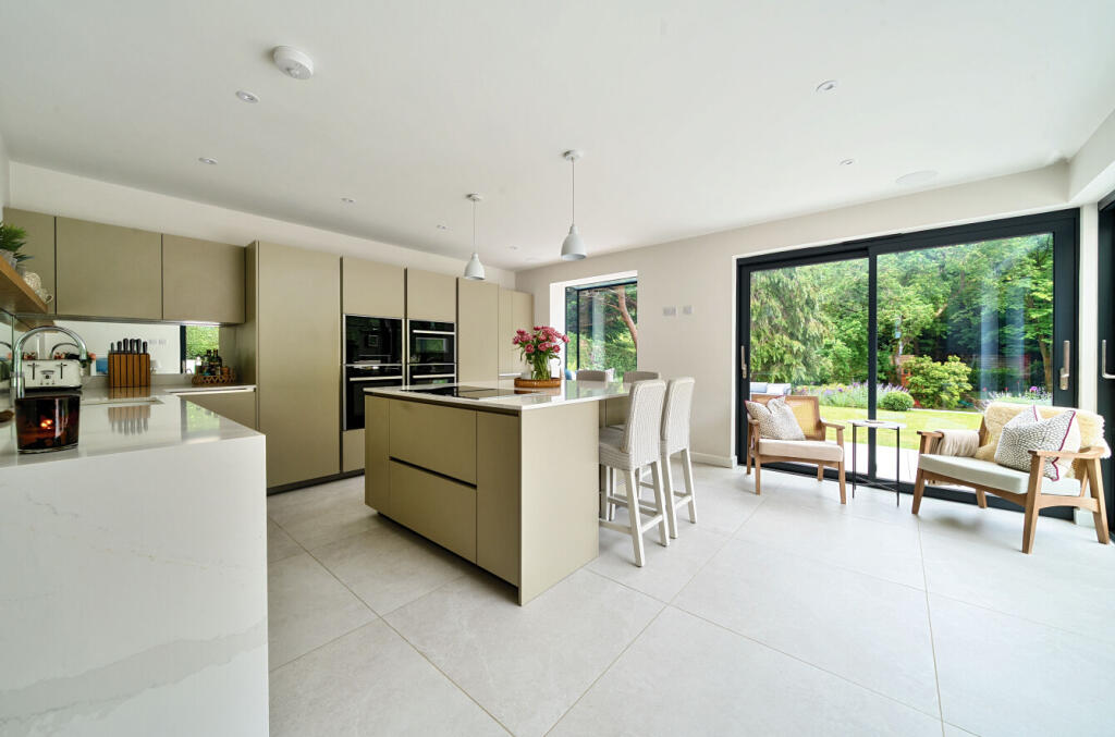 1296858-27-682dc3...