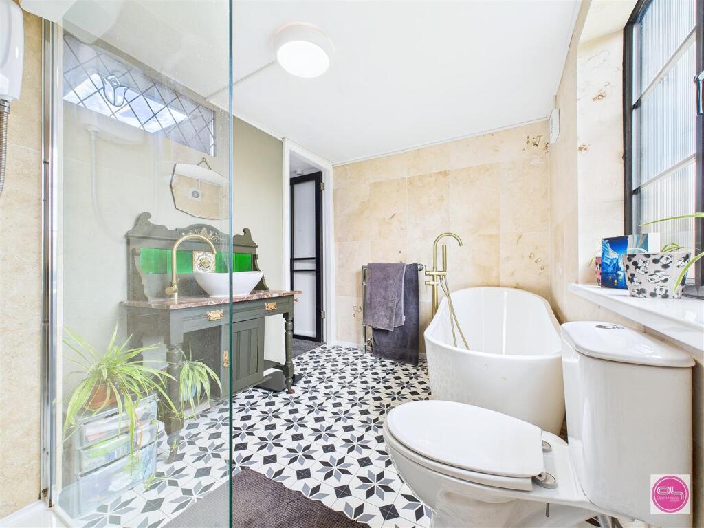 Burton Road, Castle Gresley (25).jpg