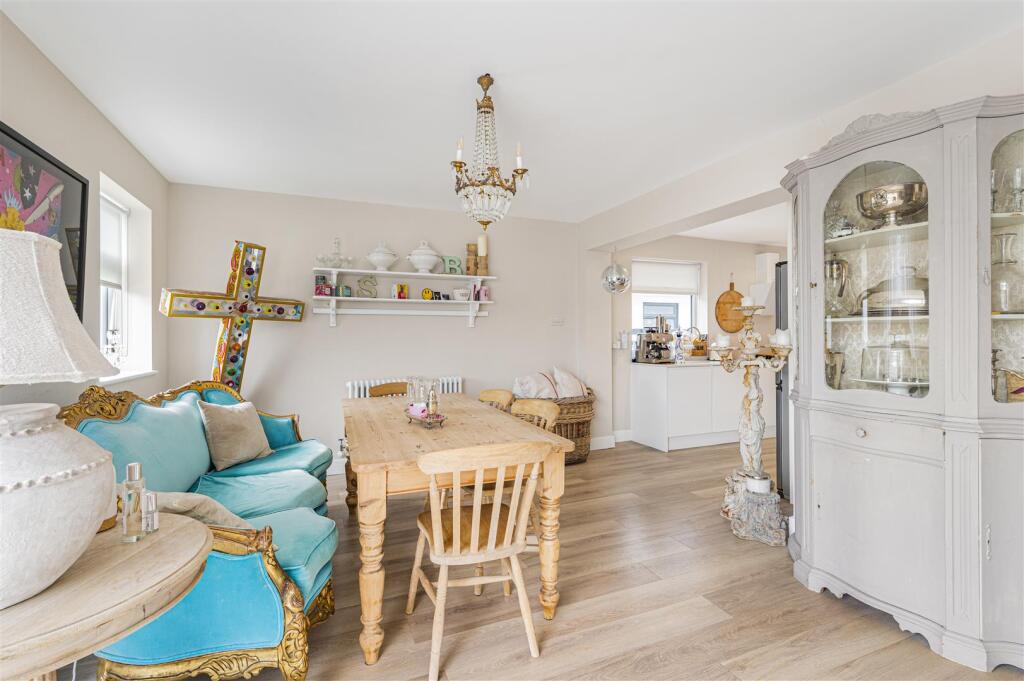 Lounge Dining Room