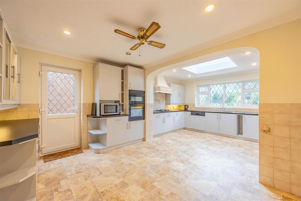 Kitchen/Breakfast Room