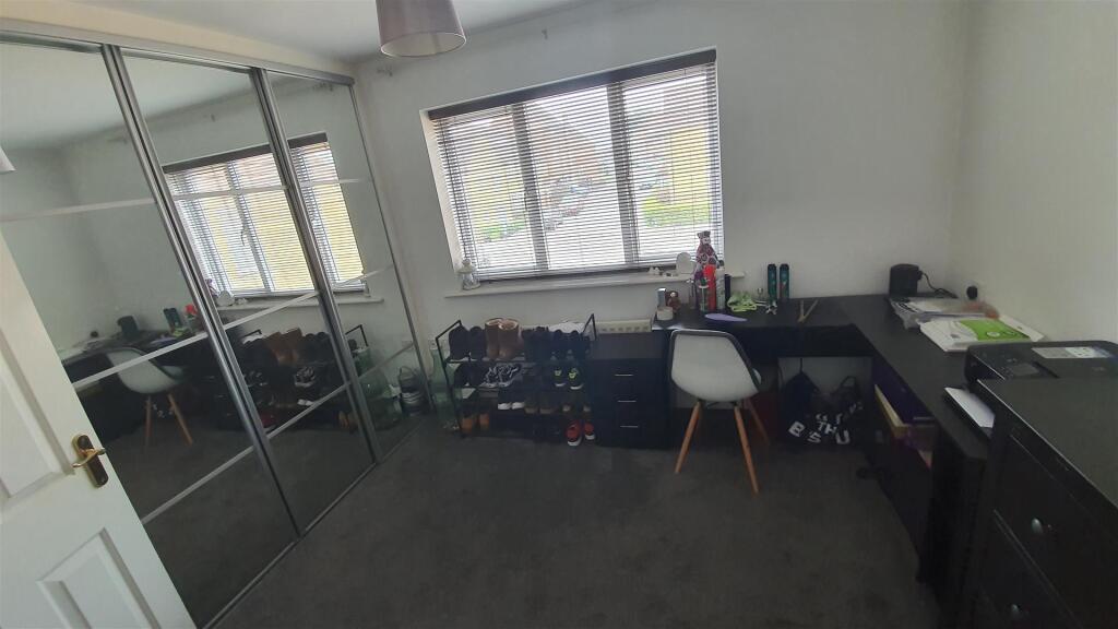 Bedroom 2.JPG